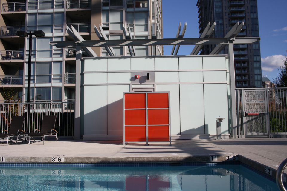 Outdoor pool with steel structure