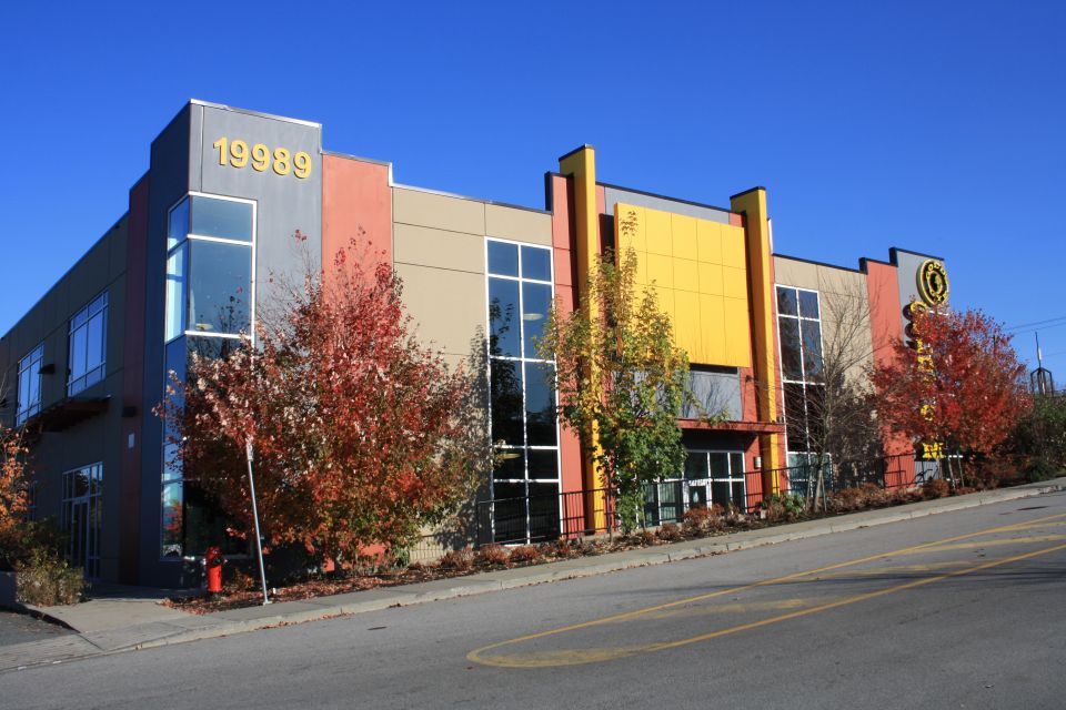 Gold's Gym - Langley